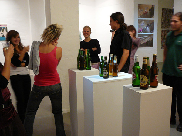1. Kis Magyar Metró Biennálé kiállítás az Artpool P60-ban, 2008.