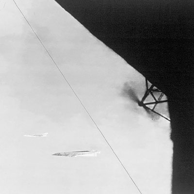 Sally Grizzell LARSON: Flight